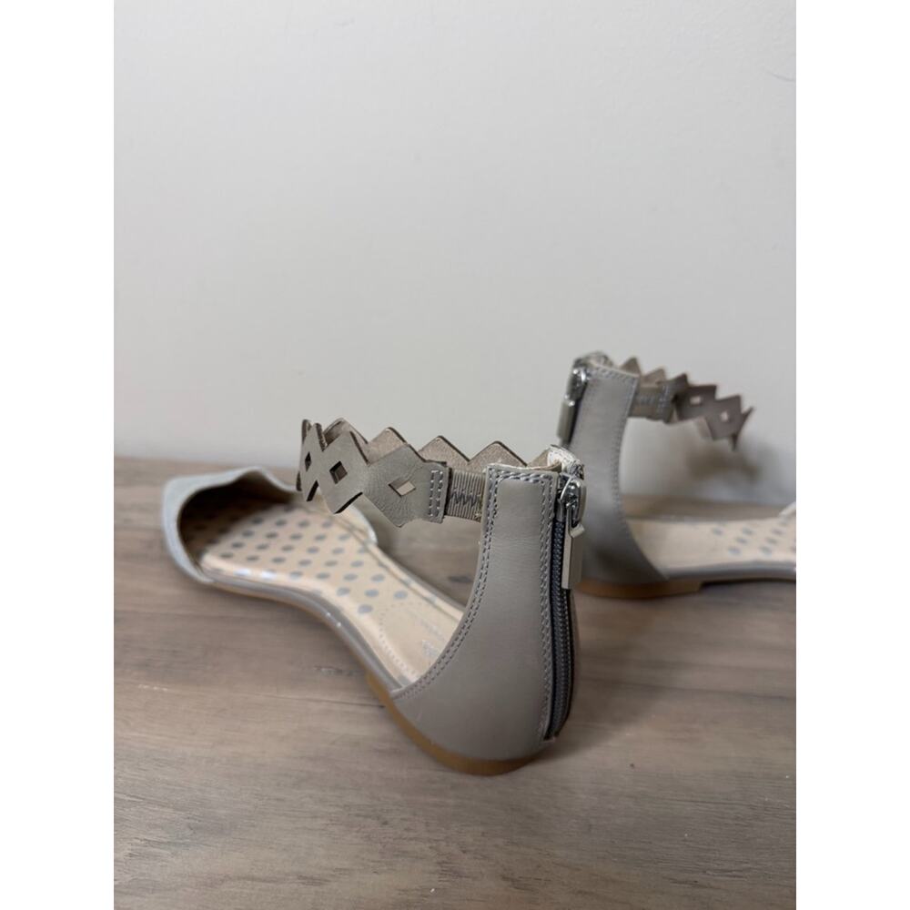 Seychelles x Anthropologie Silver Flats with Geometric Cutout Design Size 8.5 - Picture 4 of 6